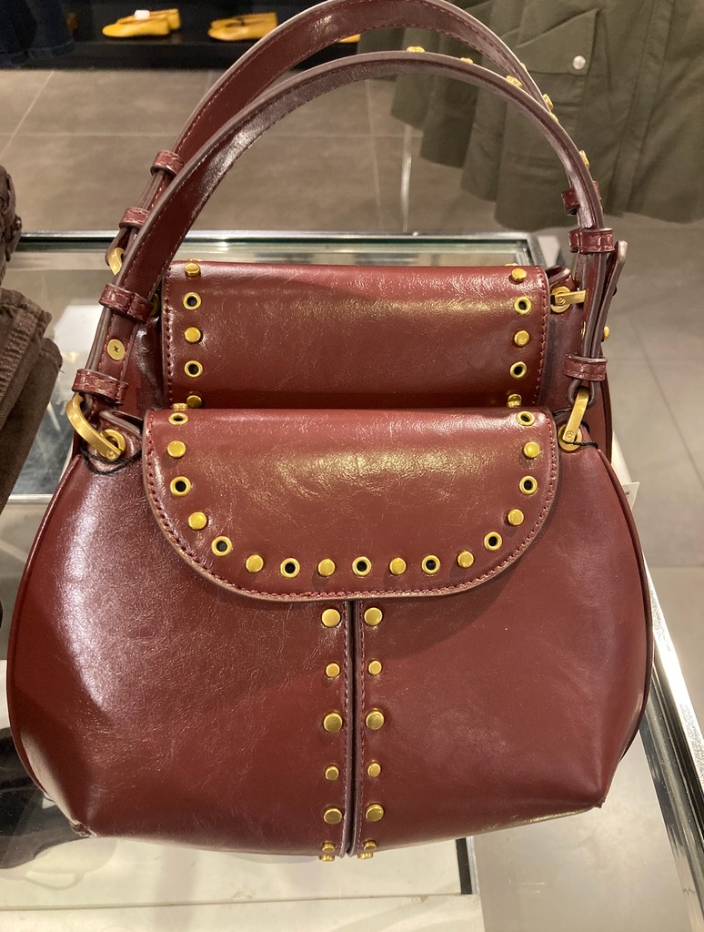 Glynis adorait ces sacs qu'elle espionnait chez Zara