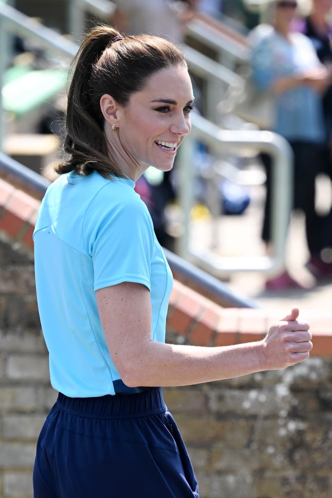 Princess Kate giving the thumbs up 