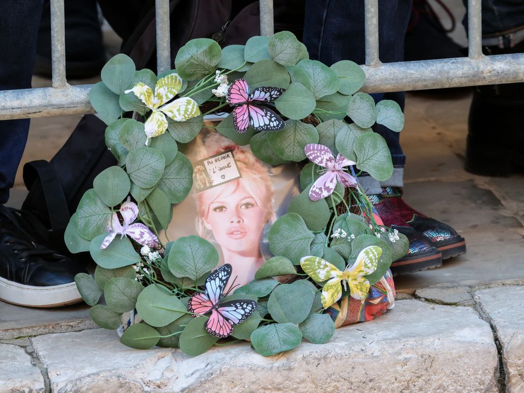A tribute left at Brigitte Bardot's funeral
