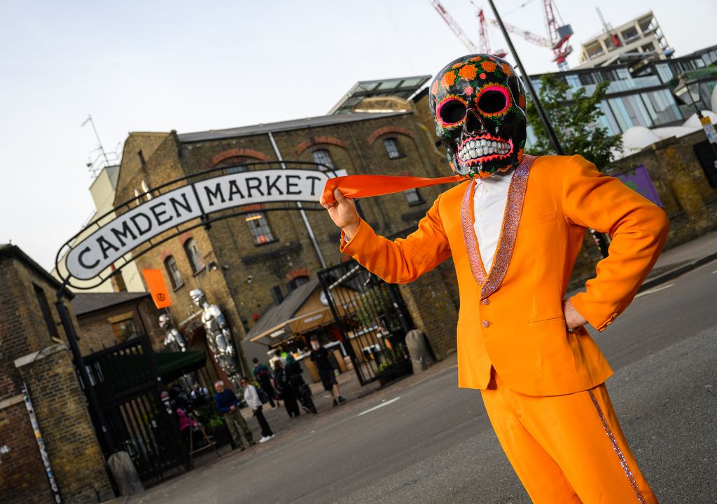 Camden Market Halloween celebrations, bringing a multi-sensory immersive experience to life. 