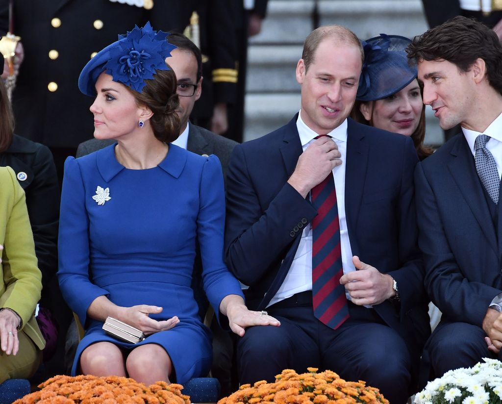 William et Kate assis avec Justin Trudeau
