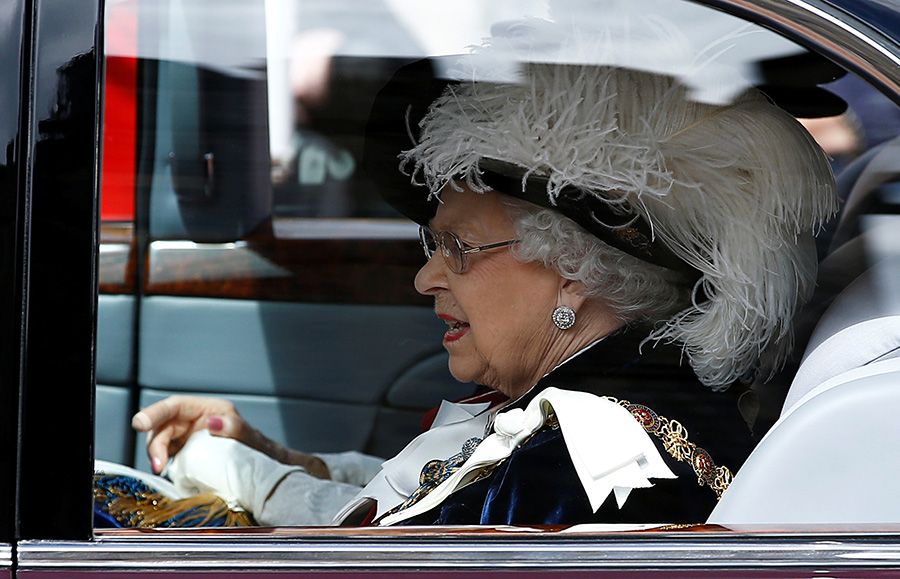 queen on way to order of garter