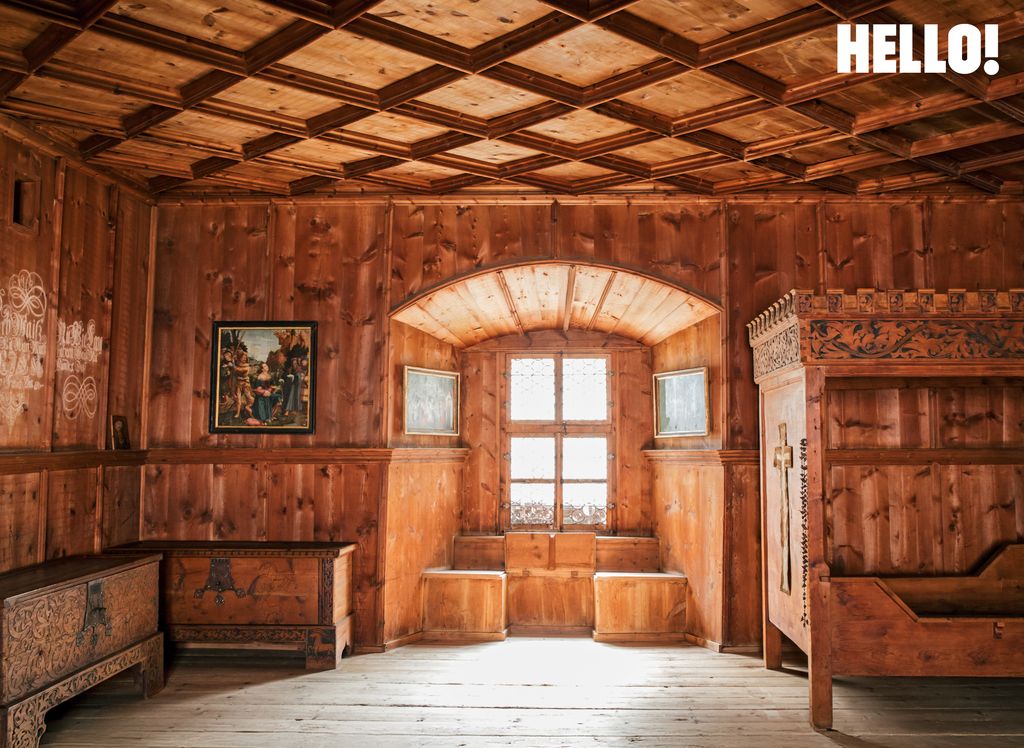 La chambre lambrissée de l'empereur Maximilien Ier est conservée dans le château historique de Tratzberg en Autriche