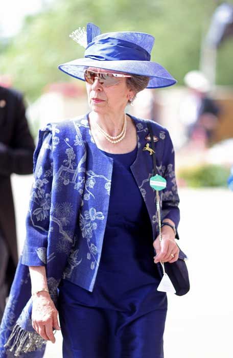 Princess Anne surprises in slinky Ascot dress - & wait 'til you see her ...
