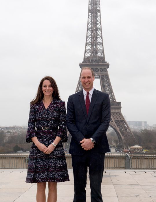 kate middleton prince william eiffel tower close up