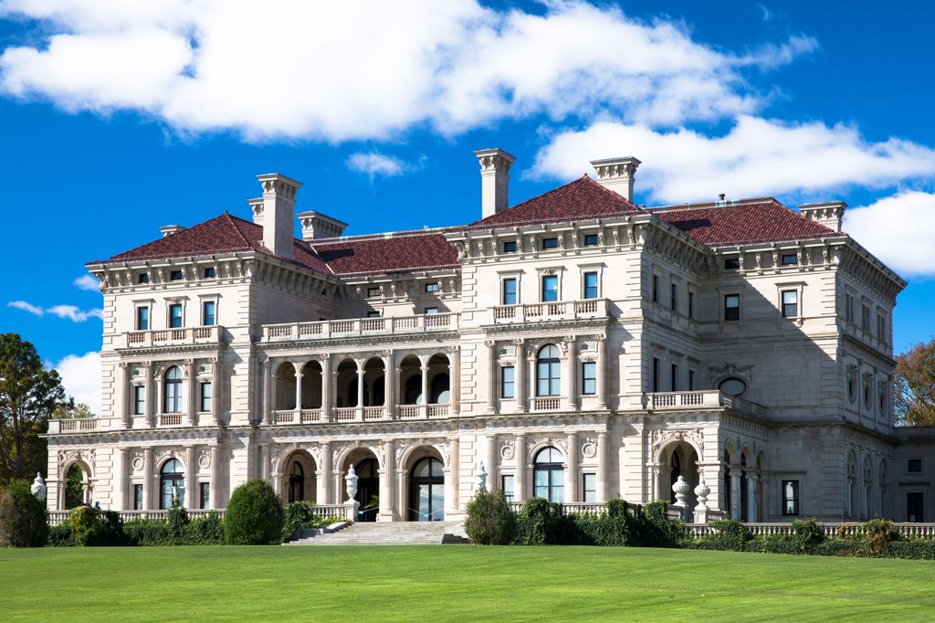 The Breakers, built 1895 as a summer estate by the Vanderbilt family, one of the famous Newport Mansions on Rhode Island, United States