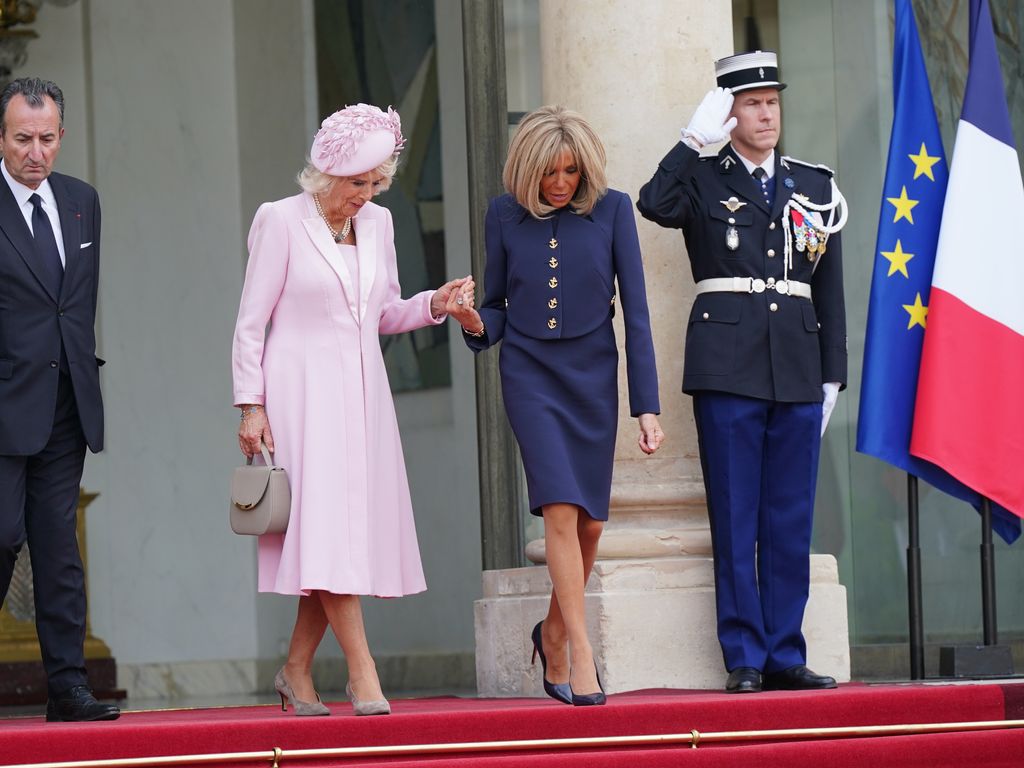 Madame Macron held Queen Camilla's steps at the Elysee Palace