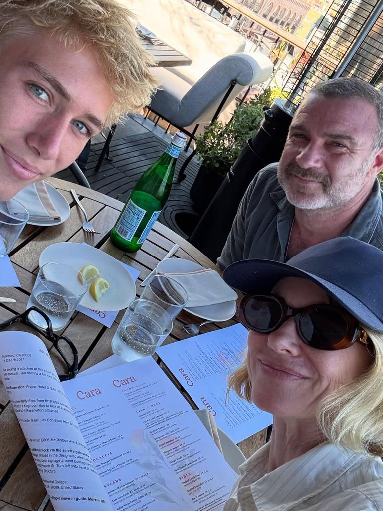 naomi watts liev schreiber sasha college