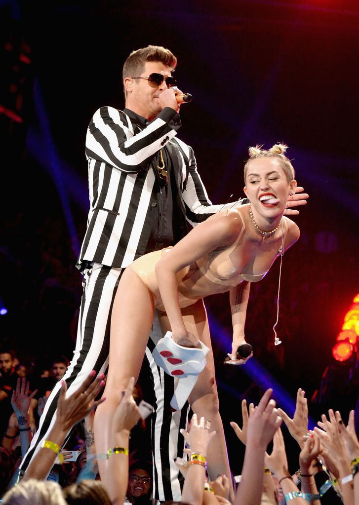 Robin Thicke and Miley Cyrus perform during the 2013 MTV Video Music Awards at the Barclays Center on August 25, 2013 in the Brooklyn borough of New York City