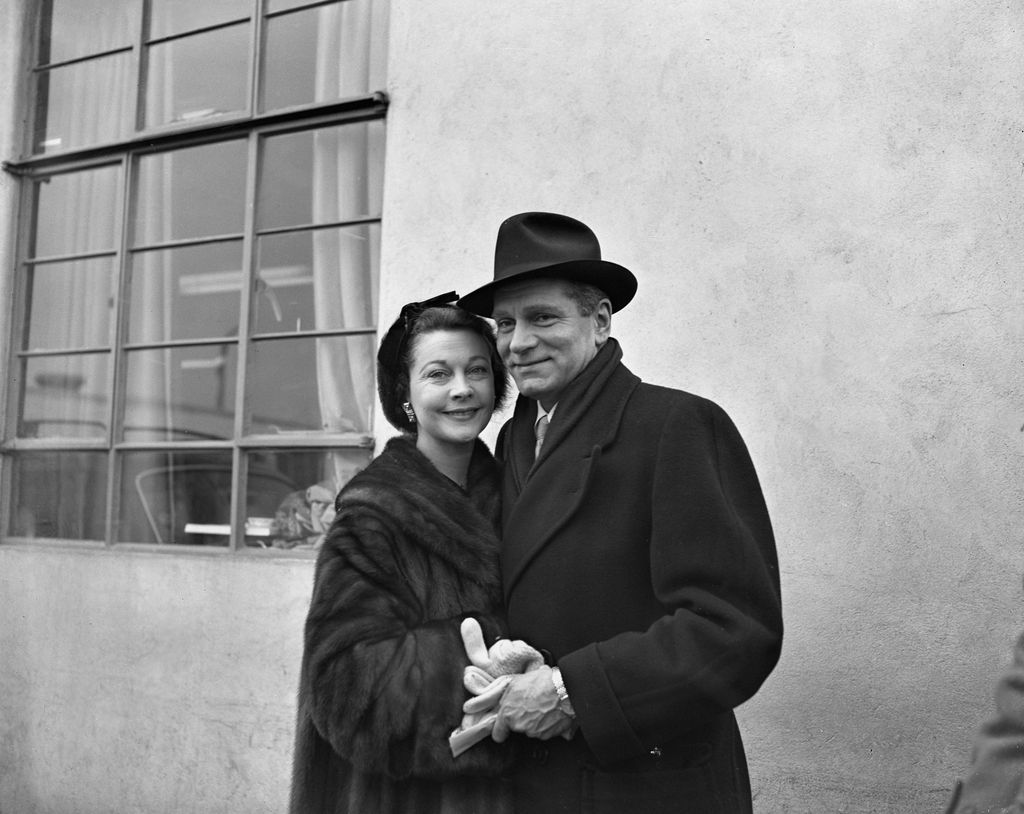Découvrez les 3 mariages de Laurence Olivier avec de grandes actrices britanniques 3 Image en noir et blanc de Vivien Leigh et Laurence Olivier