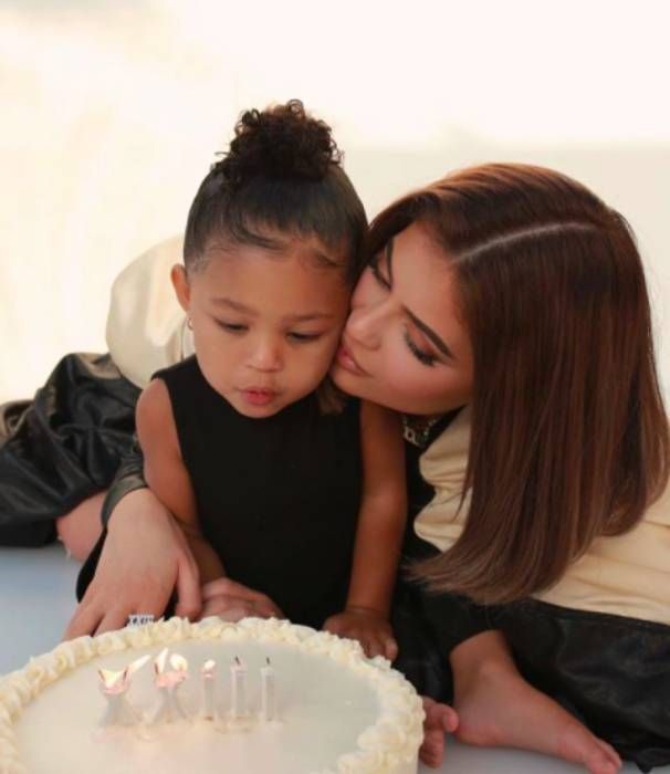 kylie jenner and daughter stormi