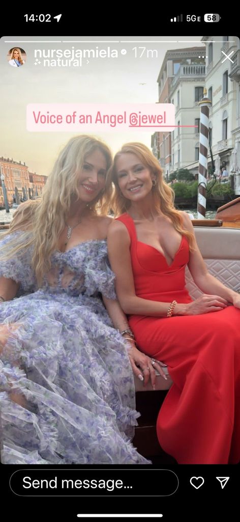 Jewel stuns in red dress