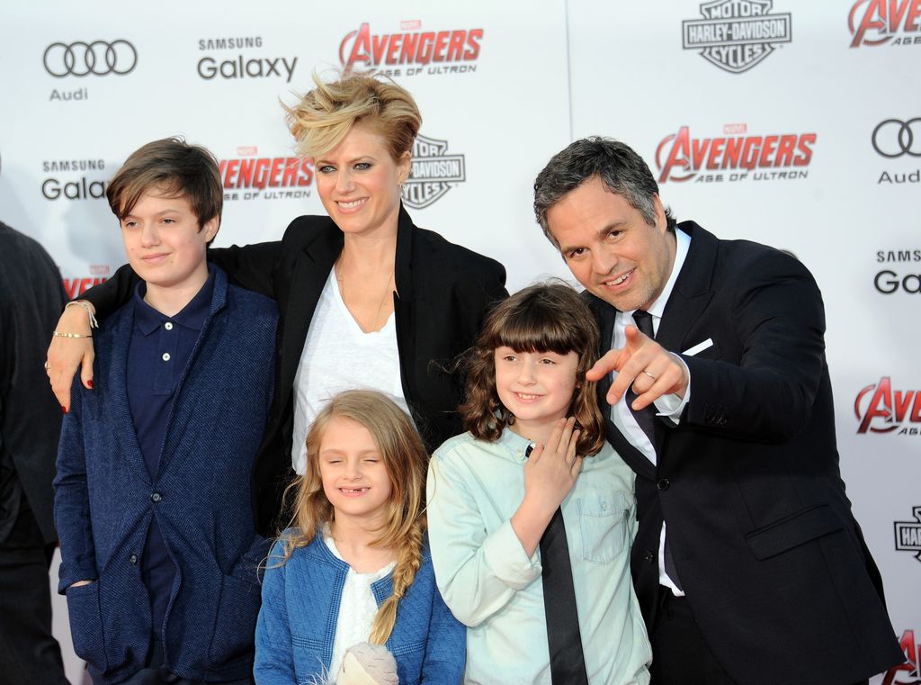 Mark Ruffalo and Sunrise Coigney with all three of their kids in 2015