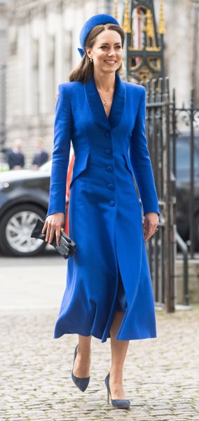kate middleton saphire outfit commonwealth 2022