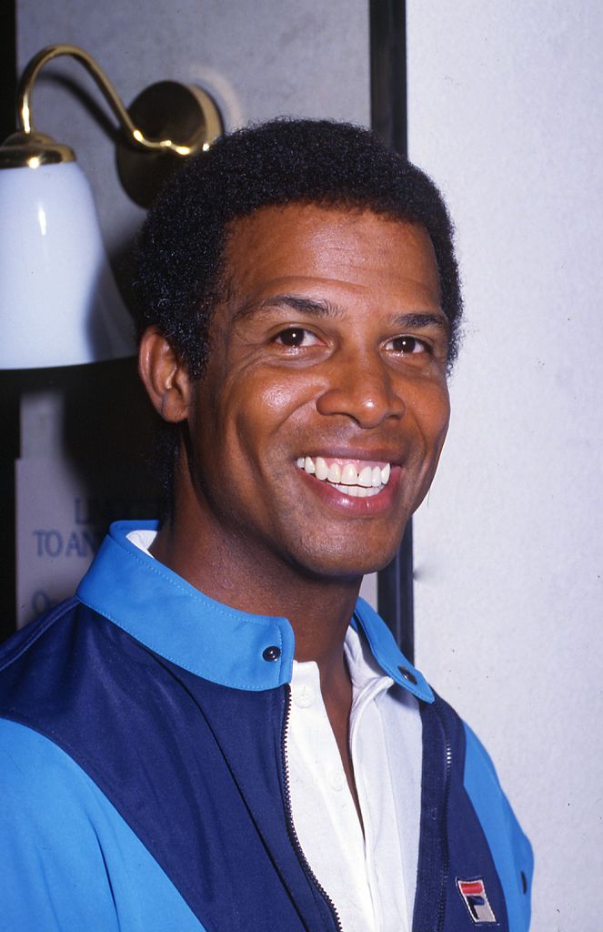 Michael Warren dans le rôle de l'officier Bobby Hill