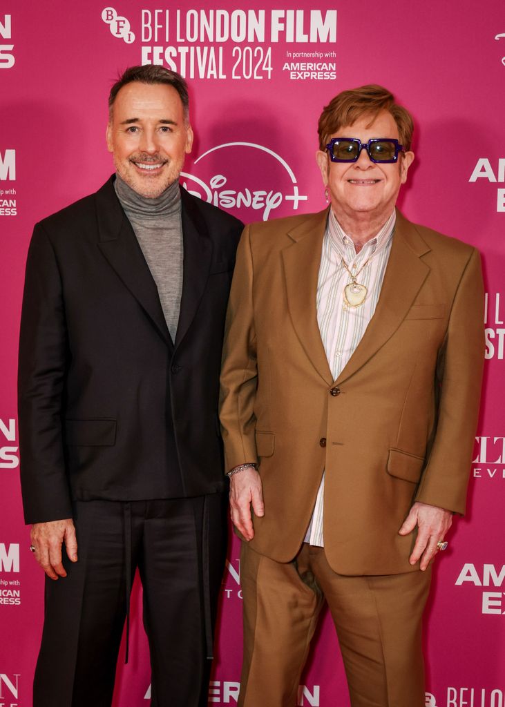 David Furnish e Elton John comparecem à estreia europeia de Elton John: Never Too Late como parte do Festival de Cinema de Londres no Southbank Centre