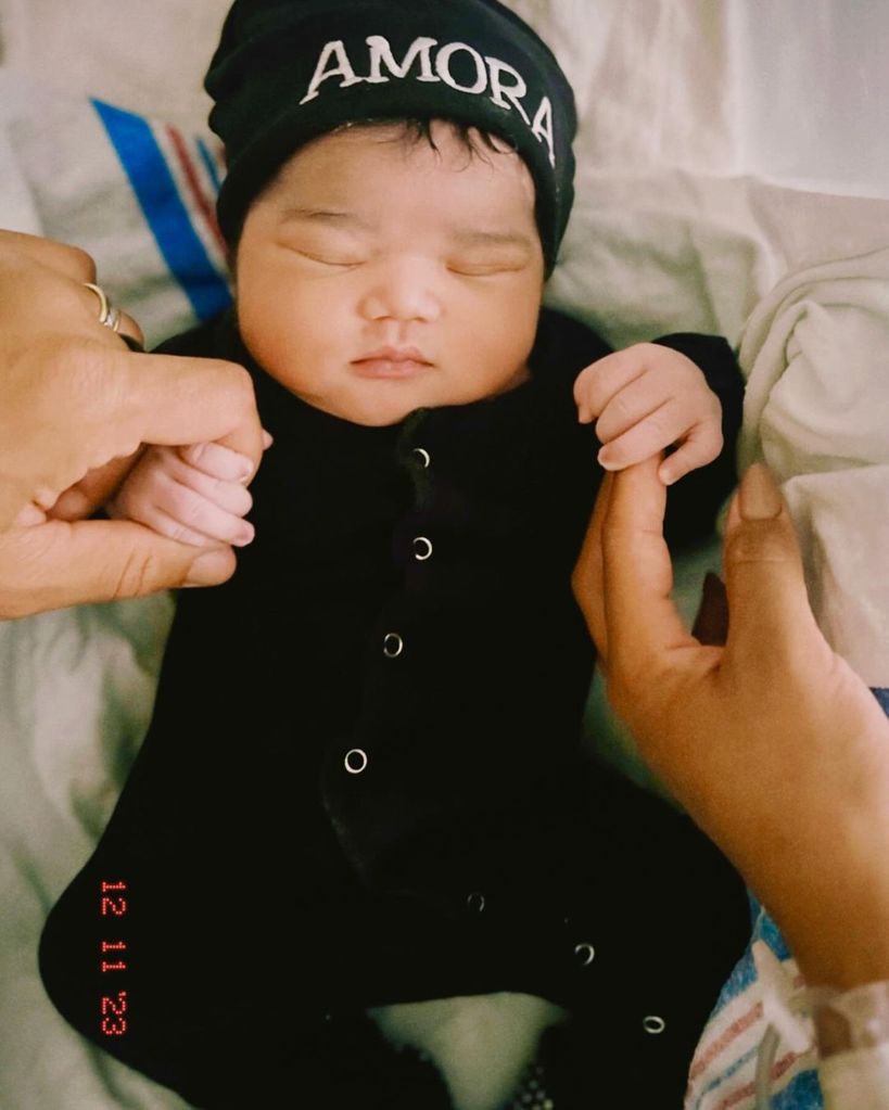 Ciara and Russell Wilson share the first photo of their newborn baby girl, Amora