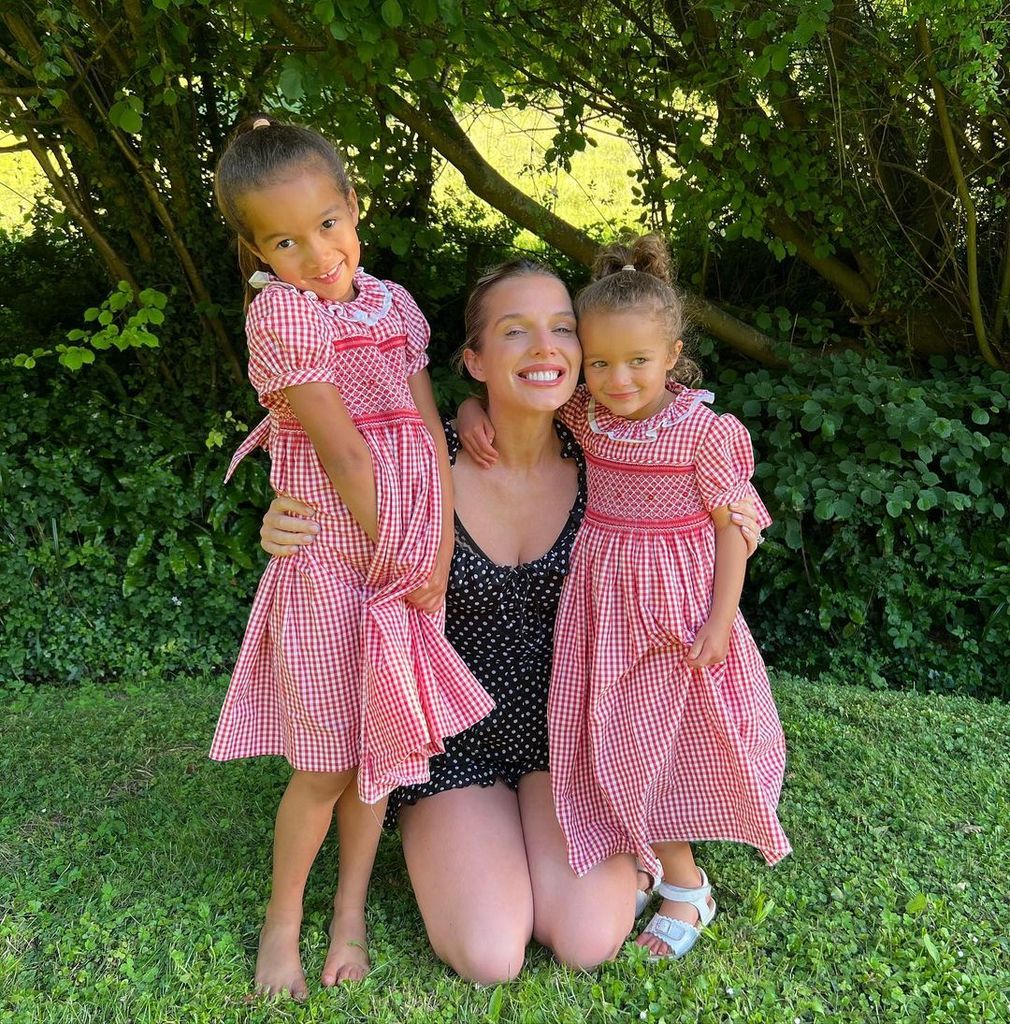 The actress with her two daughters