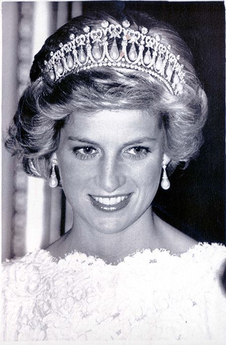 princess diana camrbridge lovers knot tiara