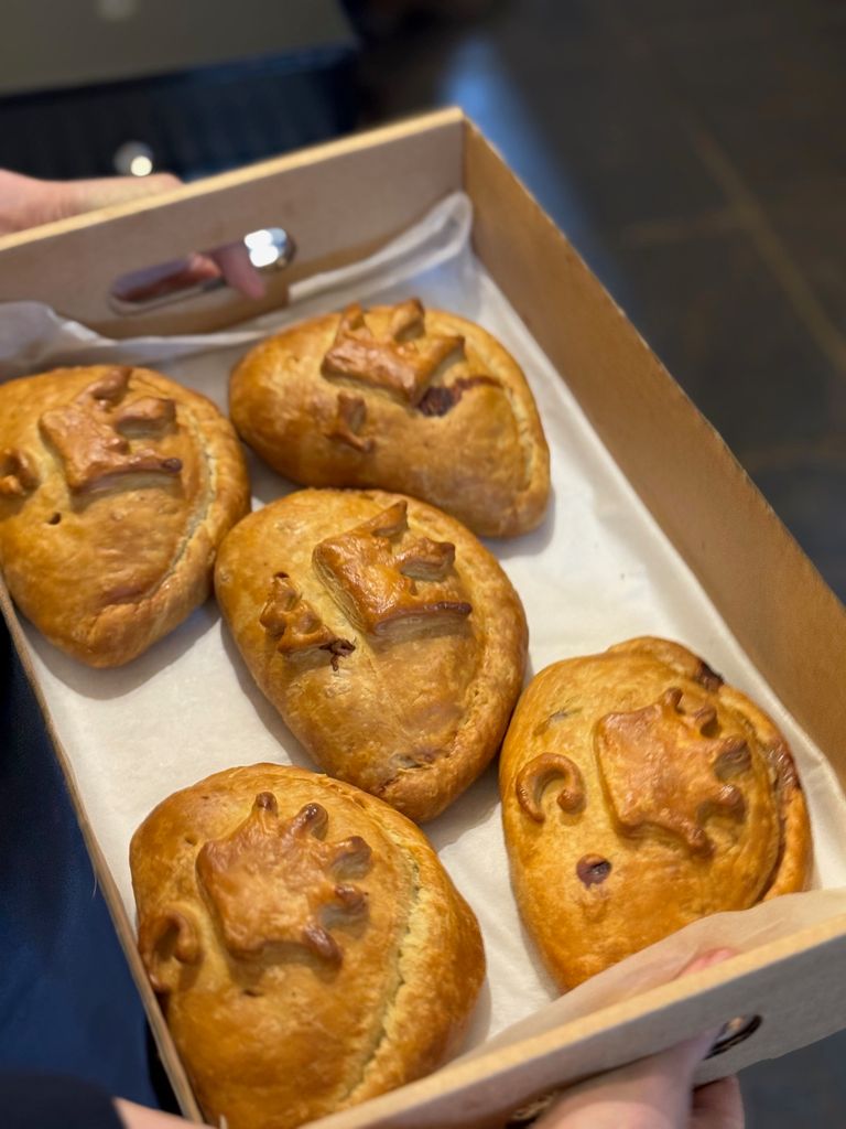 Prince Williamt took home pasties for Kate, George, Charlotte and Louis