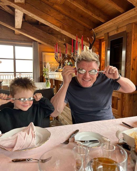 gordon and oscar ramsay cover their eyes with spoons