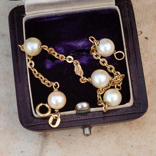 Pearl necklace in trinket box 