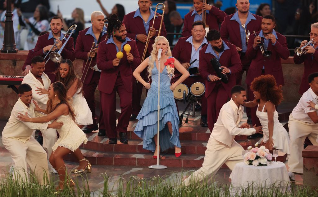 L'auteure-compositrice-interprète américaine Lady Gaga se produit lors du Super Bowl LX Patriots vs Seahawks Apple Music Halftime Show au Levi's Stadium de Santa Clara, en Californie, le 8 février 2026. 