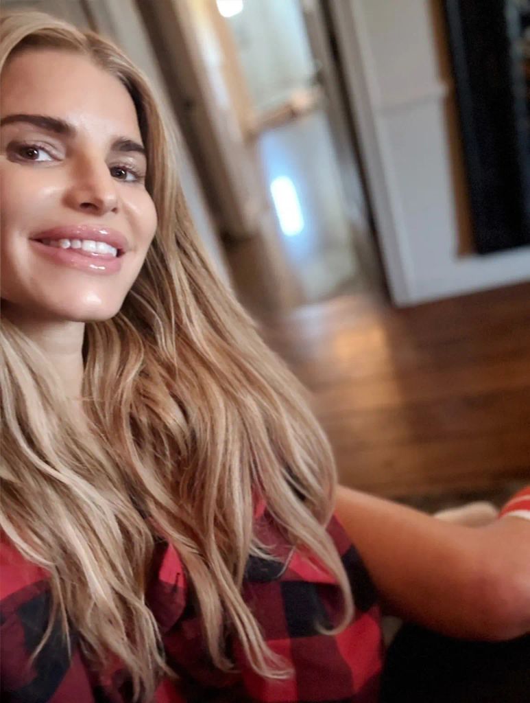 Jessica Simpson celebrates almost a decade of sobriety