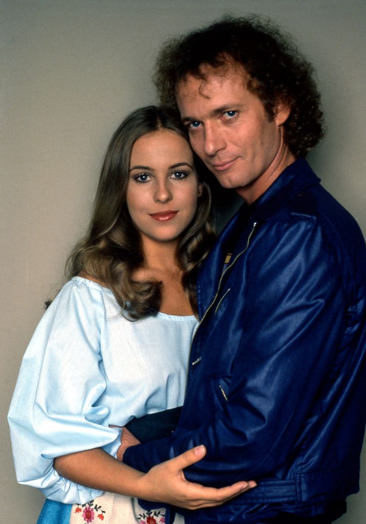 "General Hospital" soap opera stars and supercouple Luke and Laura played by Anthony Geary and Genie Francis pose for a portrait session in circa 1985 in Los Angeles, California