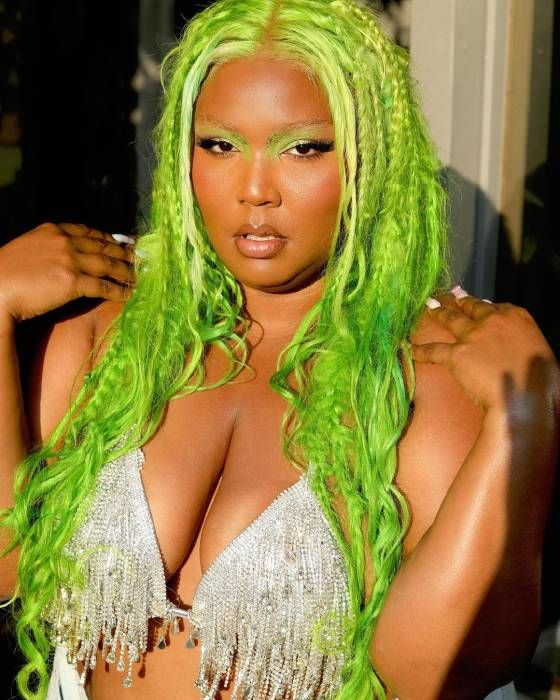 Lizzo debuts bold new NEON GREEN hairstyle
