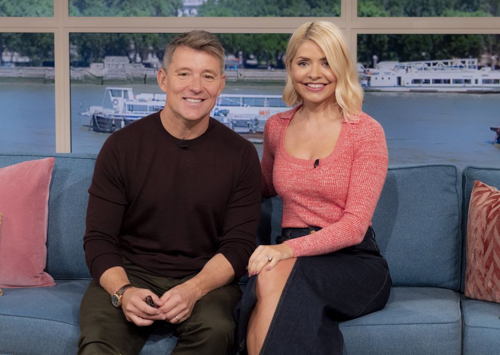 Ben Shephard and Holly Willoughby sat on a sofa