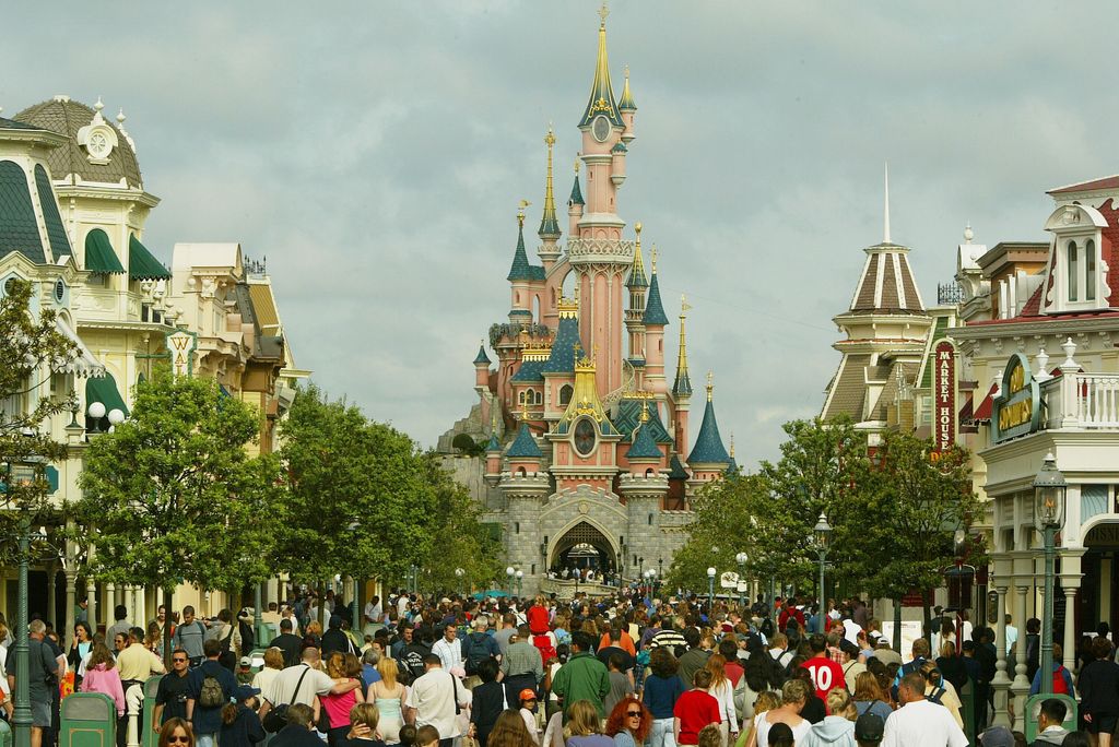 Disneyland Paris full of people
