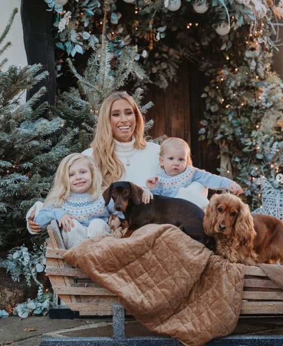stacey solomon with kids rex, rose and dogs