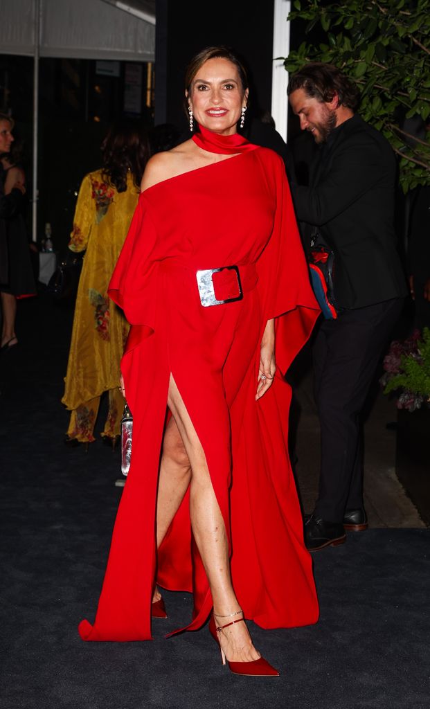 photo of mariska hargitay red dress nyfw