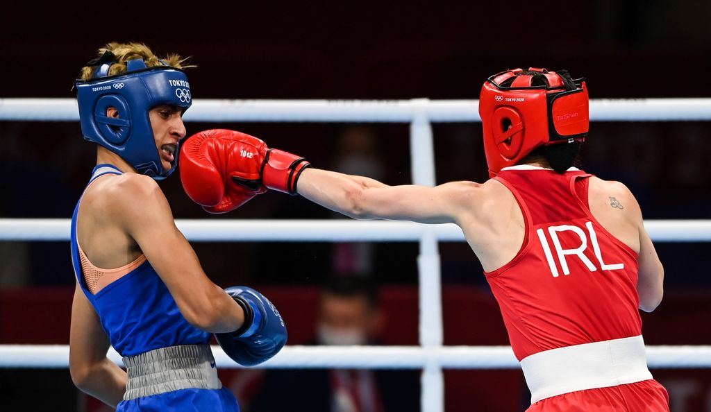 Imane Khelif boxing with Kellie Harrington