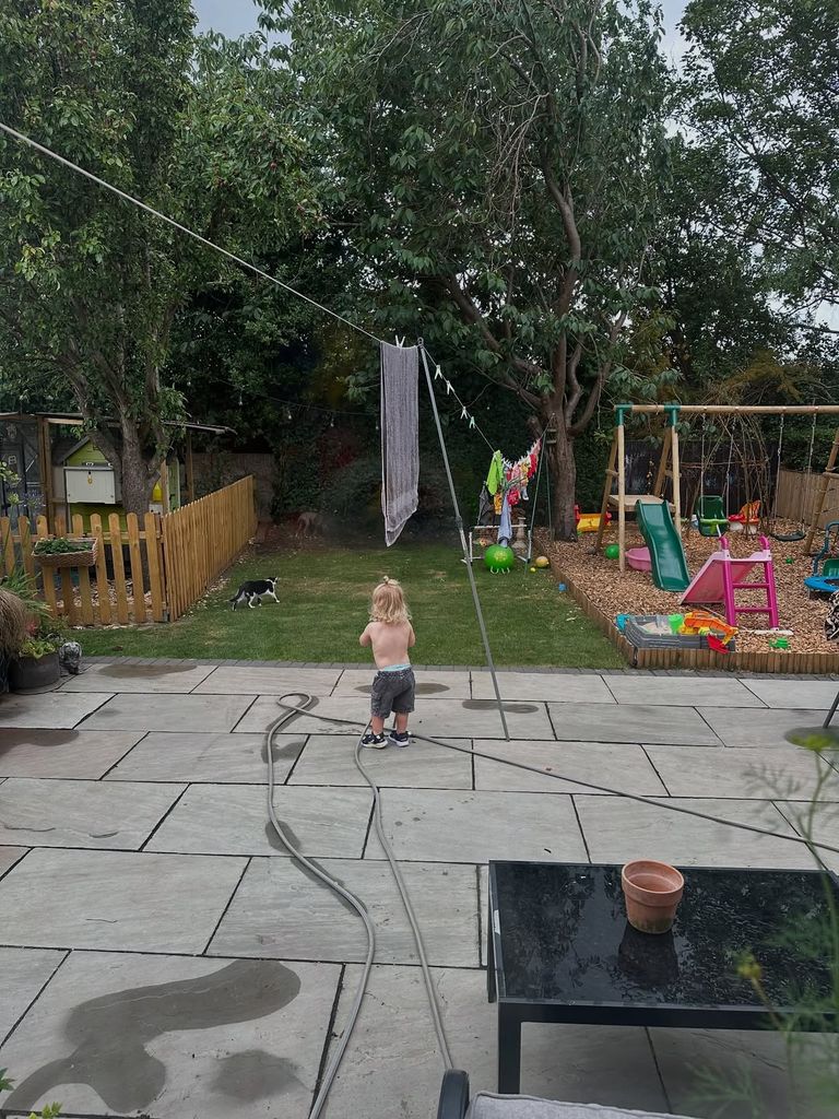 Le jardin de la star de Gogglebox, Ellie Warner, pourrait être un terrain de jeu