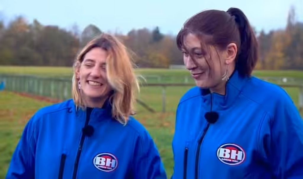 The blue team came out on top on Bargain Hunt