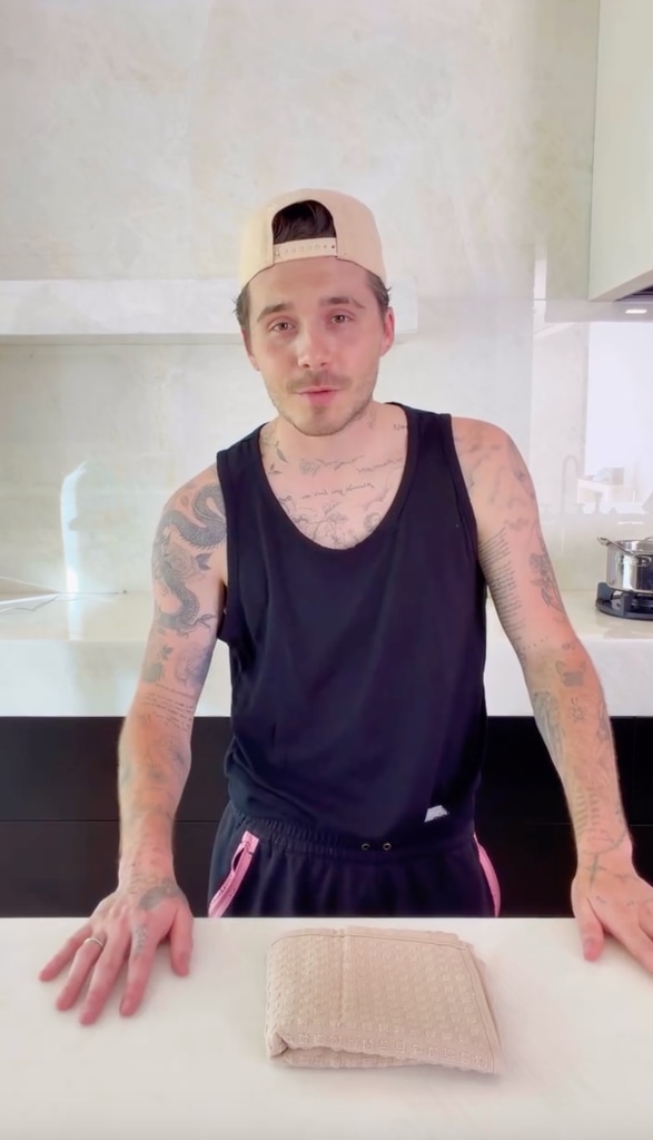 brooklyn beckham making pancakes