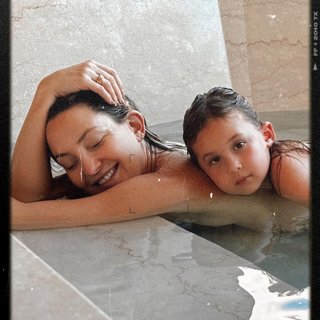 Kate Hudson and Rani-Rose in a swimming pool