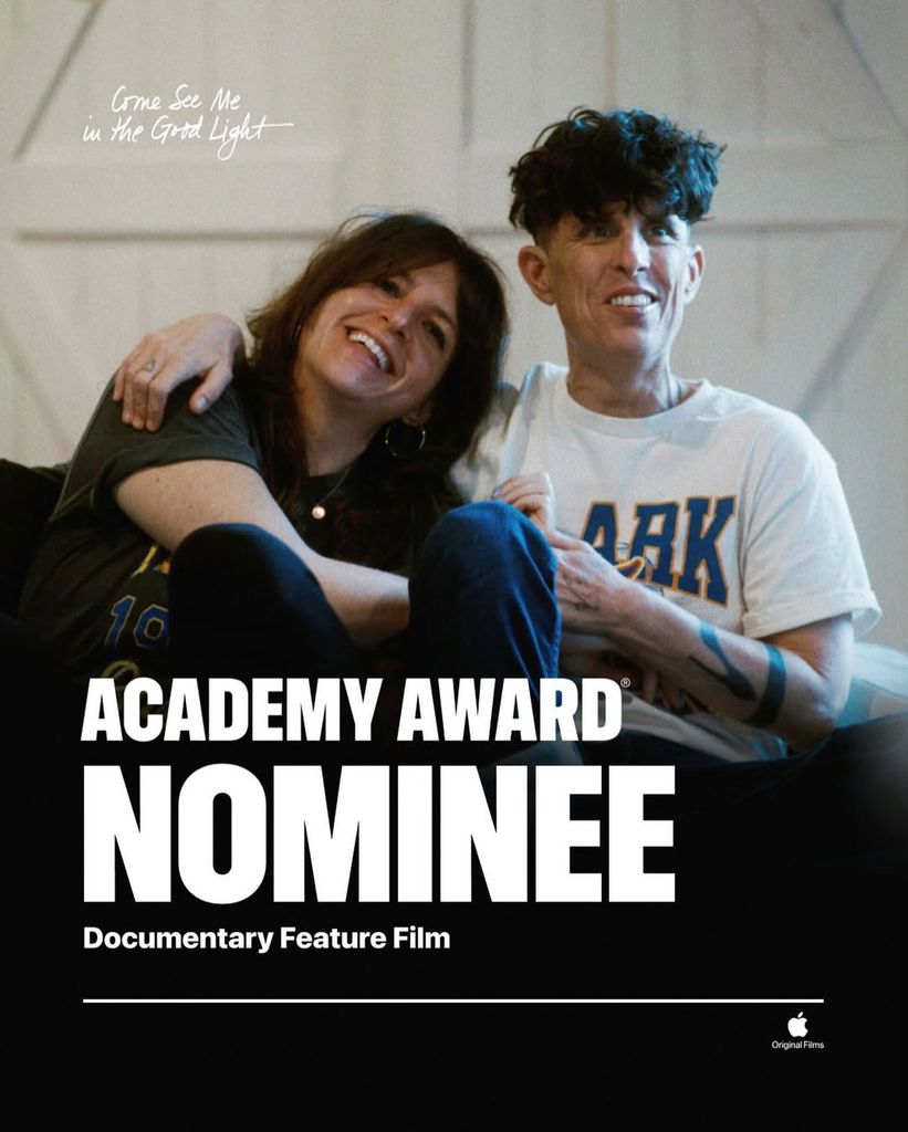 Come See Me in the Good Light, nominée aux Oscars, pourrait être la montre la plus déchirante de 2026 1 Photos promotionnelles Venez me voir sous la bonne lumière avec Andrea et Megan s'étreignant