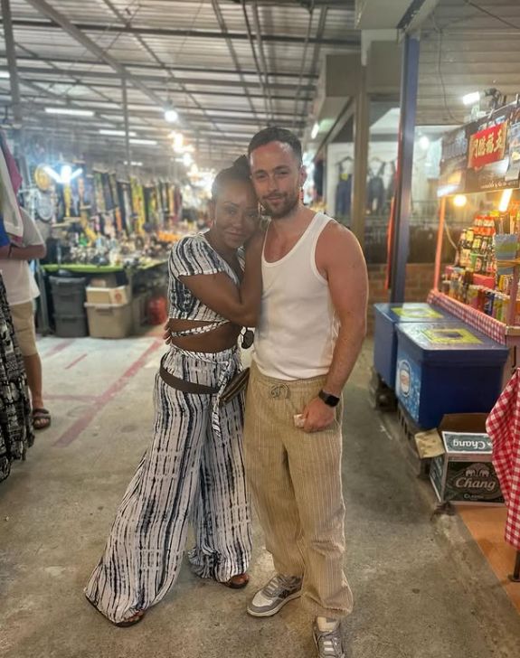 Mel B et Rory McPhee embrassent
