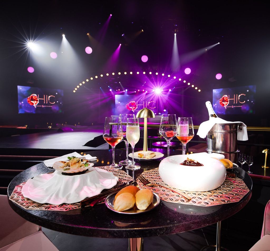 chic cabaret restaurant 