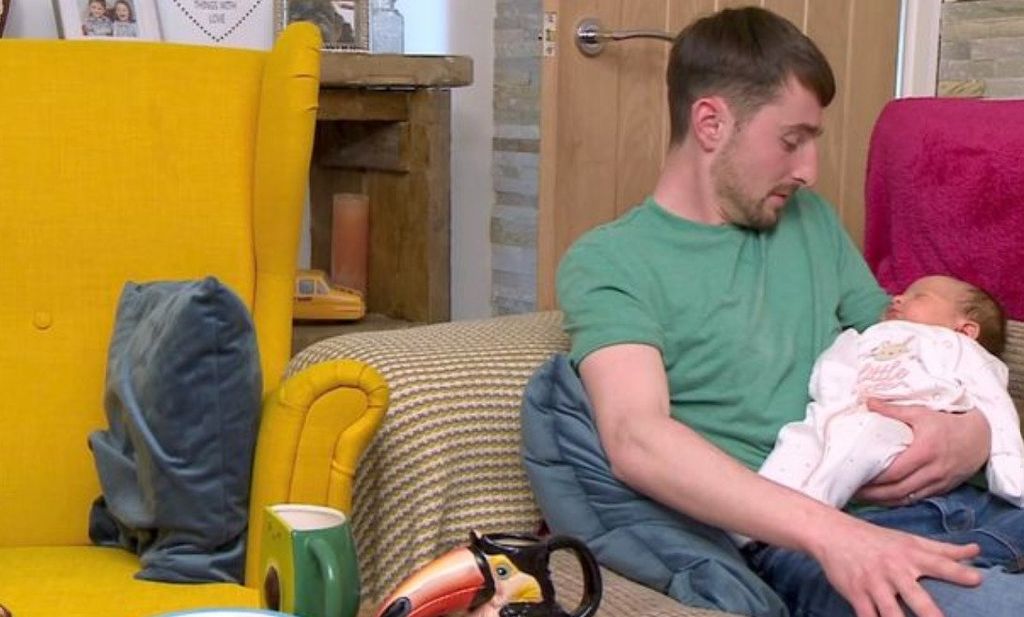 pete sandiford holding baby daughter gogglebox