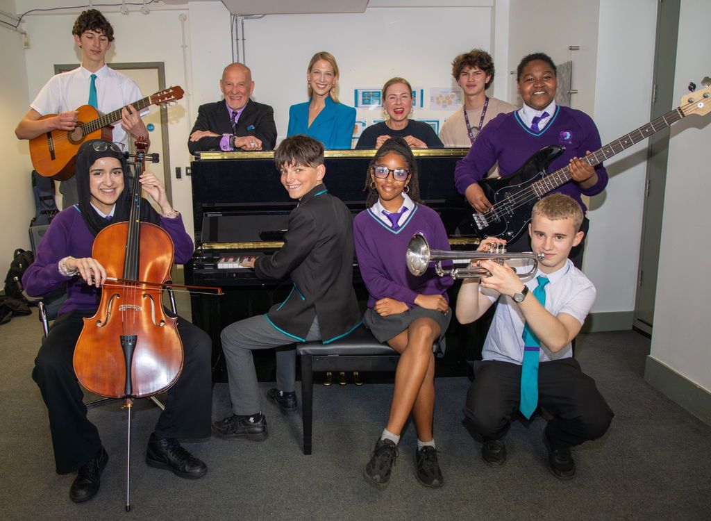 Standing: Nicolas Ochandio, Craig Terry, Lady Ella Windsor, Polly Stepan, Isaac Sawyer, Monet Nganwa
Sitting: Sameeha Nasrin, Michael Trumble, Daiane Sobral Francisco, Louis French 