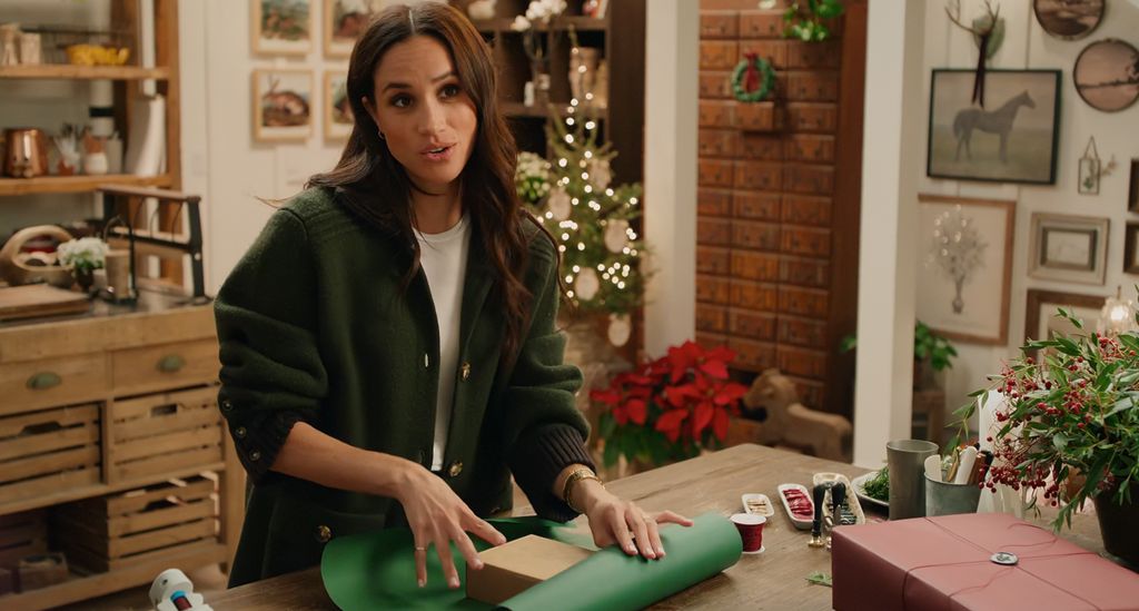 Meghan Markle wearing forest green La Ligne Mini Theodore Jacket