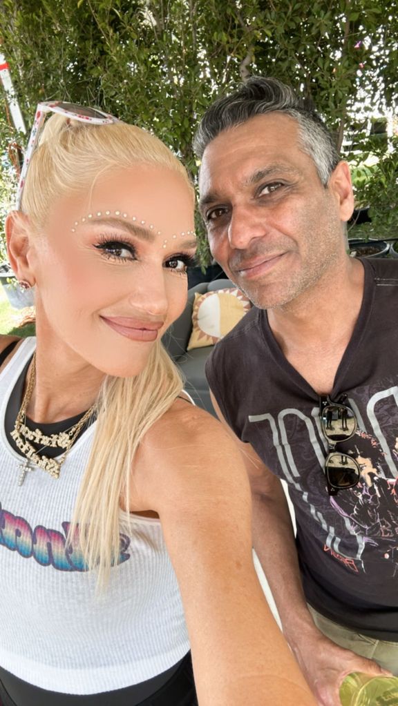 Gwen shared a pre-show selfie with her ex-boyfriend and No Doubt bandmate, Tony Kanal