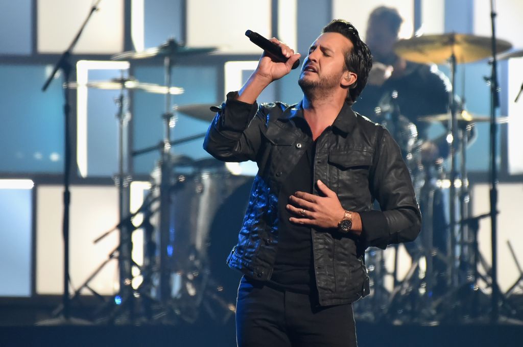 Luke Bryan CMA Awards 2017