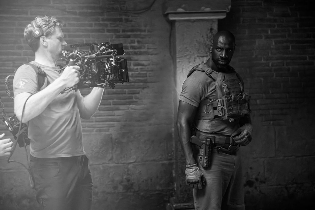 What happens in Mercenary: An Extraction Series?