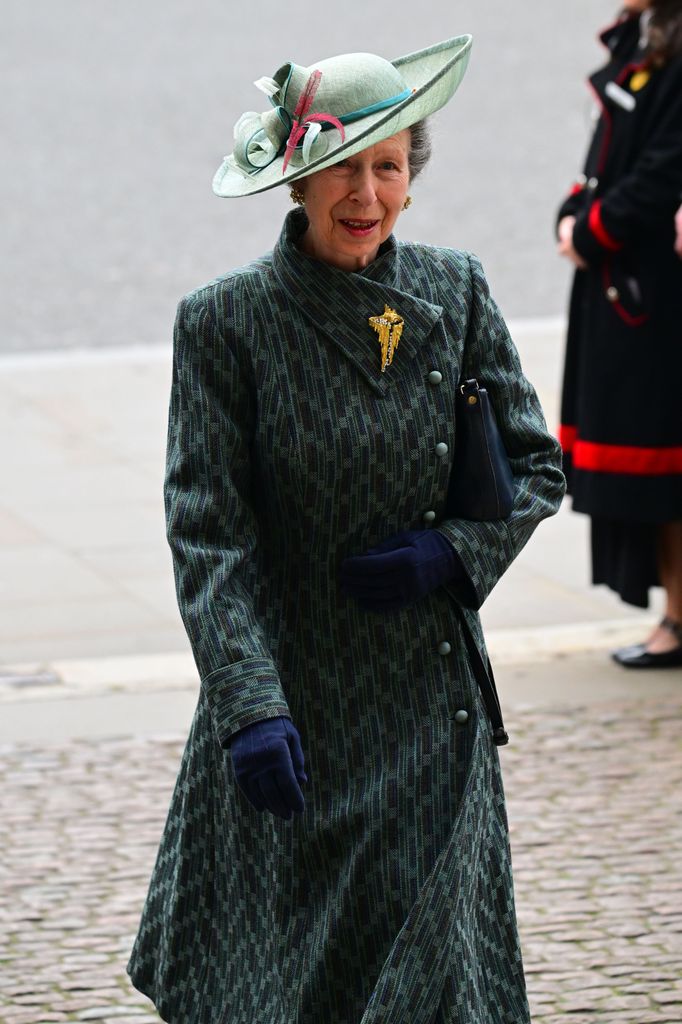 La princesa Anne va a un servicio de día diferente en Westminster Abbey 