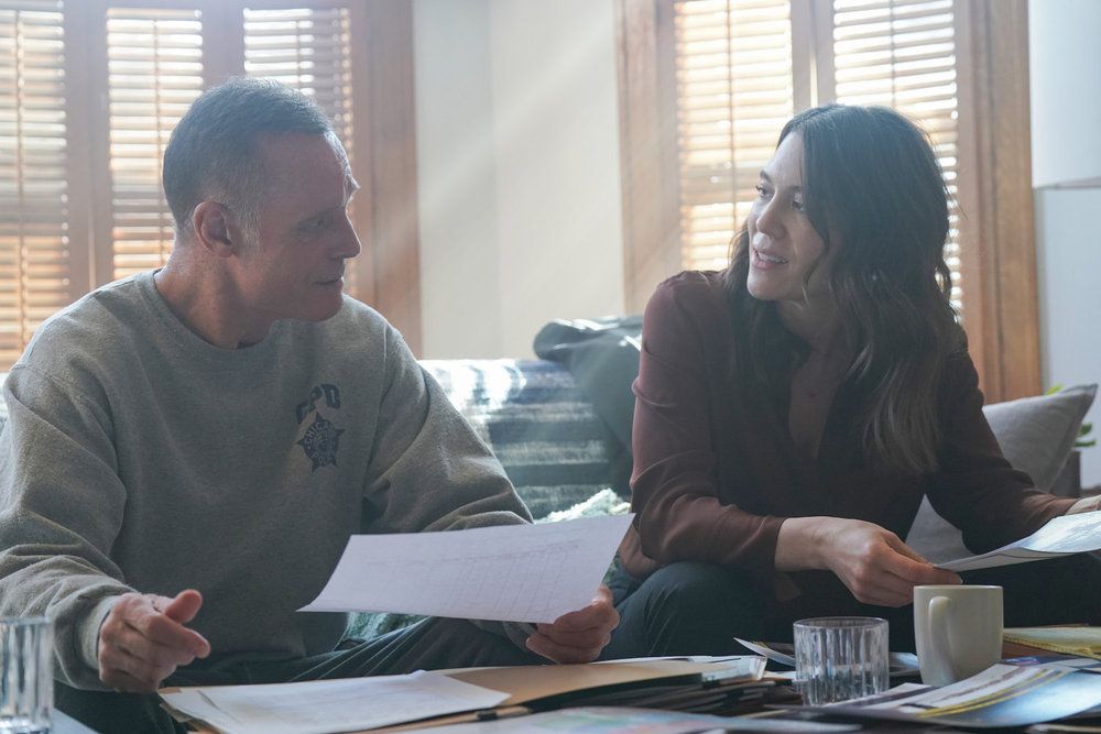 Jason Beghe as Sgt. Hank Voight, Sara Bues as Asa Chapman in Chicago PD